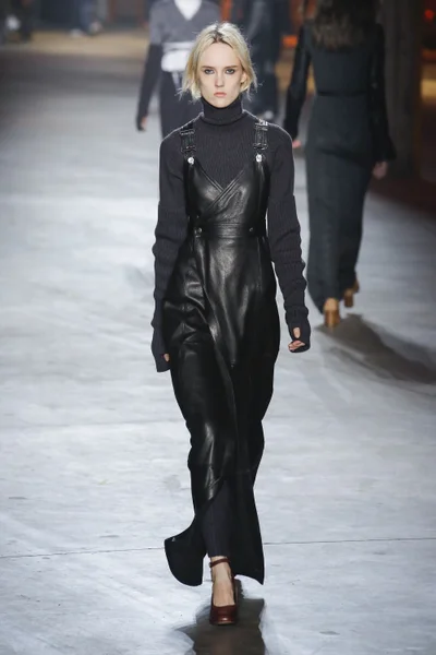 Look 26